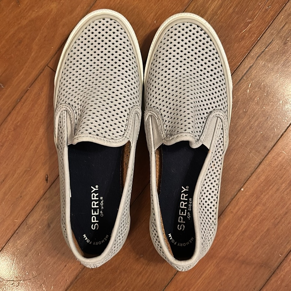 SPERRY Women's Crest Twin Gore Perforated Slip On Sneakers, Gray, size 6.5